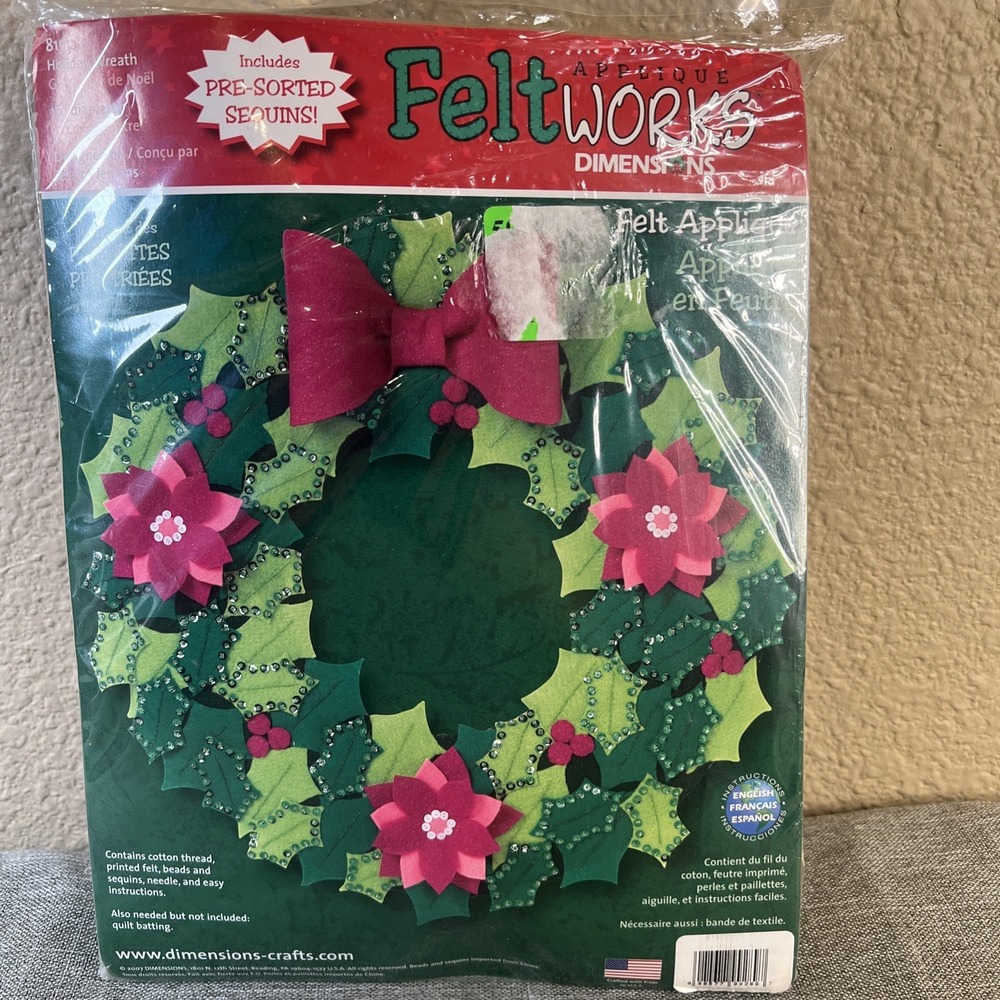 Christmas Wall Hanging Kit 16" Holiday Wreath" Kit  Dimenmions 8151 Bright Felt